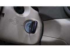 当店は１．全車修復歴無！２．指定工場完備！３．全車１年保証付！だから安心安全です◎ 4