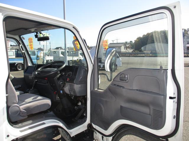 エルフトラック フルフラットロー　２ｔ積　平ボディ　オートマ　キーレス　集中ドアロック　全低床（17枚目）
