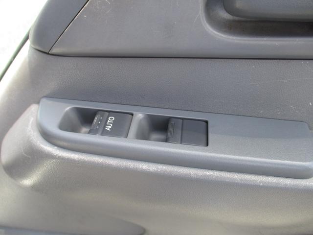 エルフトラック フルフラットロー　２ｔ積　平ボディ　オートマ　キーレス　集中ドアロック　全低床（18枚目）