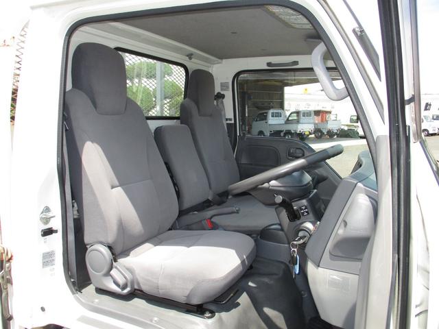 エルフトラック フルフラットロー　２ｔ積　平ボディ　オートマ　キーレス　集中ドアロック　全低床（19枚目）