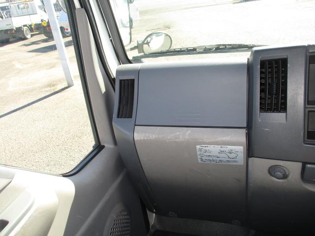 エルフトラック フルフラットロー　２ｔ積　平ボディ　オートマ　キーレス　集中ドアロック　全低床（27枚目）