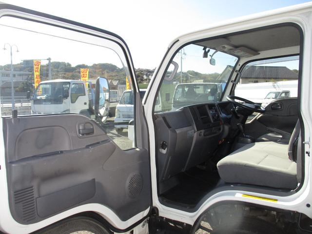 エルフトラック フルフラットロー　２ｔ積　平ボディ　オートマ　キーレス　集中ドアロック　全低床（28枚目）