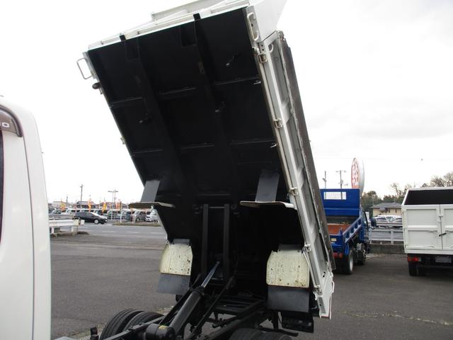デュトロ 　ダンプ　２ｔ積　全低床（17枚目）