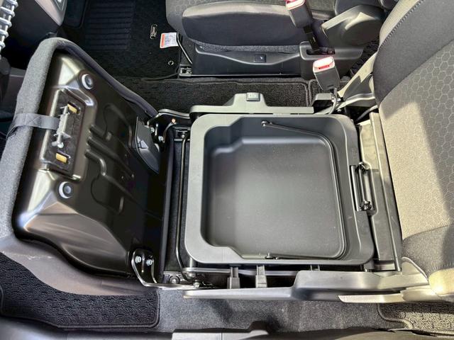 クロスビー ハイブリッドＭＺ　禁煙車　ワンオーナー　パナソニック製７インチナビ　ビルトインＥＴＣ車載器　クルーズコントロール　デュアルセンサーブレーキサポート　後退時ブレーキサポート　１６インチアルミ　マイルドハイブリッド（19枚目）