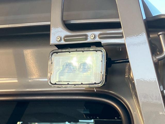 スーパーキャリイ 禁煙車 デュアルカメラブレーキサポート LEDヘッドランプ オートライトシステム ハイビームアシスト 電動格納ドアミラー キーレスエントリーシステム LED作業灯 エアコン パワステ パワーウインドウ(7枚目)