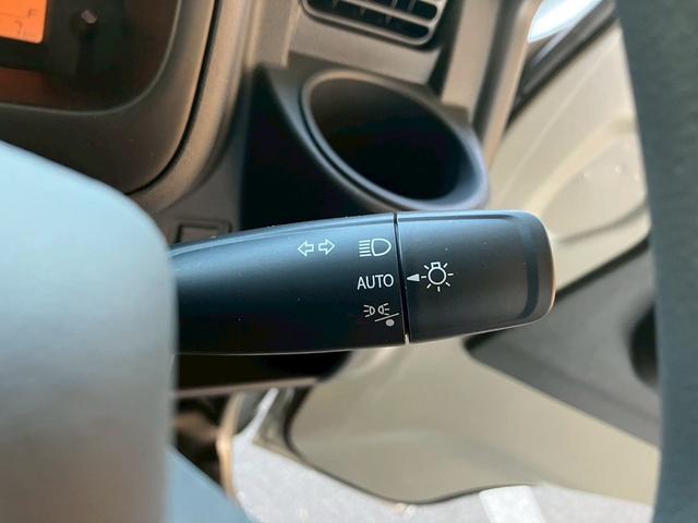 スーパーキャリイ 禁煙車 デュアルカメラブレーキサポート LEDヘッドランプ オートライトシステム ハイビームアシスト 電動格納ドアミラー キーレスエントリーシステム LED作業灯 エアコン パワステ パワーウインドウ(14枚目)