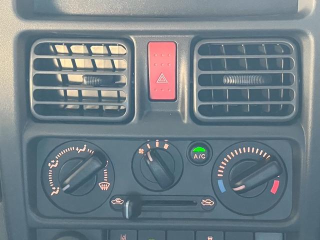 スーパーキャリイ 禁煙車 デュアルカメラブレーキサポート LEDヘッドランプ オートライトシステム ハイビームアシスト 電動格納ドアミラー キーレスエントリーシステム LED作業灯 エアコン パワステ パワーウインドウ(19枚目)