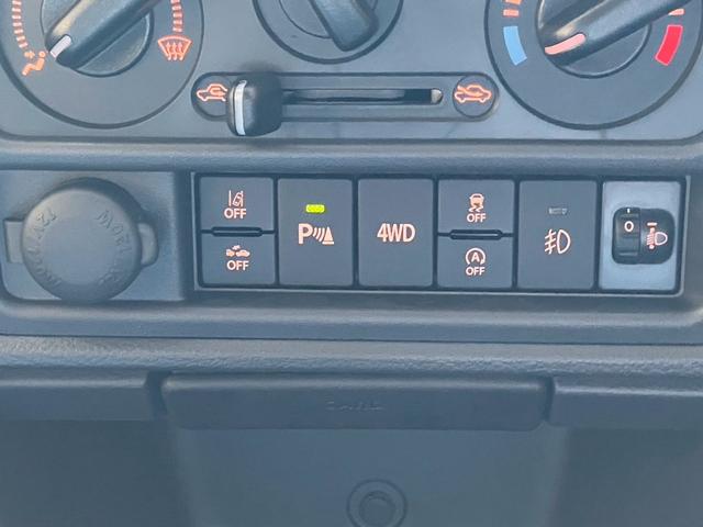 スーパーキャリイ 禁煙車 デュアルカメラブレーキサポート LEDヘッドランプ オートライトシステム ハイビームアシスト 電動格納ドアミラー キーレスエントリーシステム LED作業灯 エアコン パワステ パワーウインドウ(20枚目)