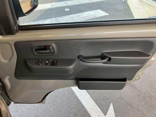 スーパーキャリイ 禁煙車 デュアルカメラブレーキサポート LEDヘッドランプ オートライトシステム ハイビームアシスト 電動格納ドアミラー キーレスエントリーシステム LED作業灯 エアコン パワステ パワーウインドウ(31枚目)