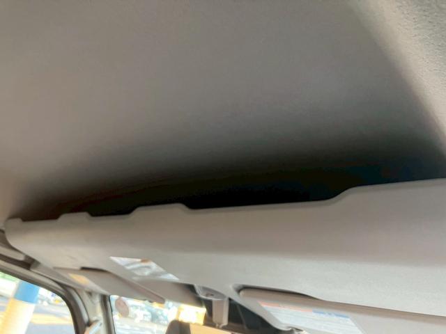 スーパーキャリイ 禁煙車 デュアルカメラブレーキサポート LEDヘッドランプ オートライトシステム ハイビームアシスト 電動格納ドアミラー キーレスエントリーシステム LED作業灯 エアコン パワステ パワーウインドウ(34枚目)