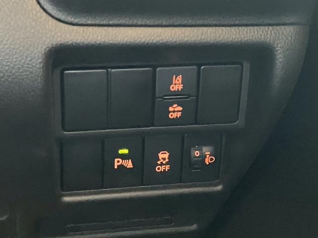 ワゴンR FX 禁煙車 CDプレーヤー装着車 デュアルカメラブレーキサポート 後退時ブレーキサポート オートライトシステム キーレスエントリーシステム 運転席シートヒーター フルオートエアコン アンブレラホルダー(15枚目)