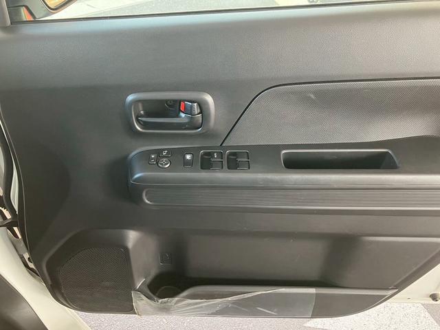 ワゴンR FX 禁煙車 CDプレーヤー装着車 デュアルカメラブレーキサポート 後退時ブレーキサポート オートライトシステム キーレスエントリーシステム 運転席シートヒーター フルオートエアコン アンブレラホルダー(16枚目)