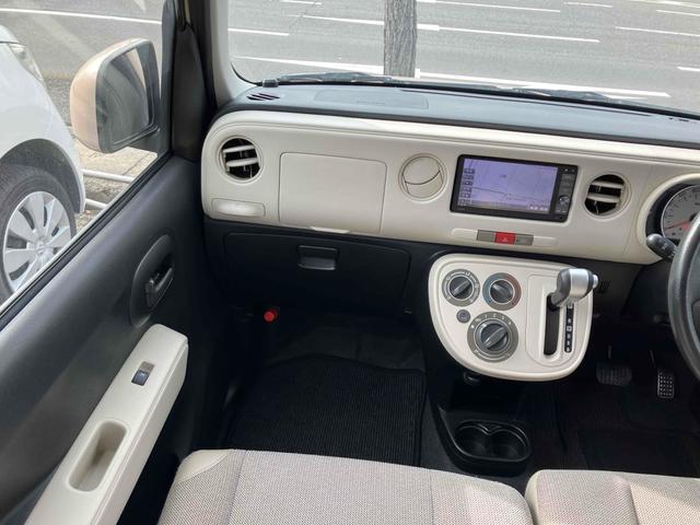 ミラココア ココアＸスペシャル　ＥＴＣ　ナビ　ＴＶ　キーレスエントリー　電動格納ミラー　ベンチシート　ＣＶＴ　盗難防止システム　ＡＢＳ　ＣＤ　ＤＶＤ再生　ＵＳＢ　ミュージックプレイヤー接続可　Ｂｌｕｅｔｏｏｔｈ　衝突安全ボディ（4枚目）