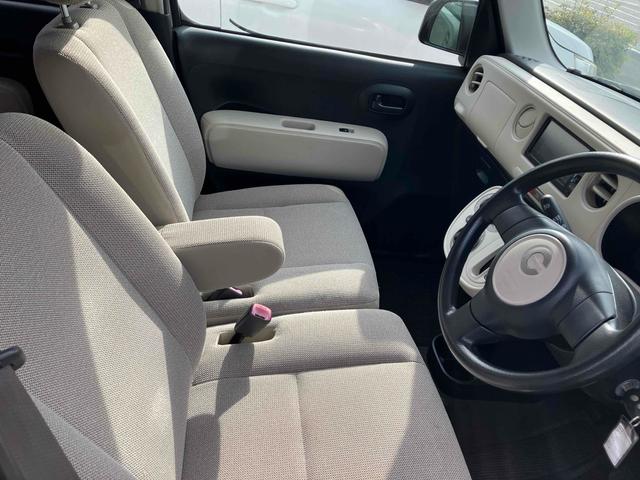 ミラココア ココアＸスペシャル　ＥＴＣ　ナビ　ＴＶ　キーレスエントリー　電動格納ミラー　ベンチシート　ＣＶＴ　盗難防止システム　ＡＢＳ　ＣＤ　ＤＶＤ再生　ＵＳＢ　ミュージックプレイヤー接続可　Ｂｌｕｅｔｏｏｔｈ　衝突安全ボディ（6枚目）