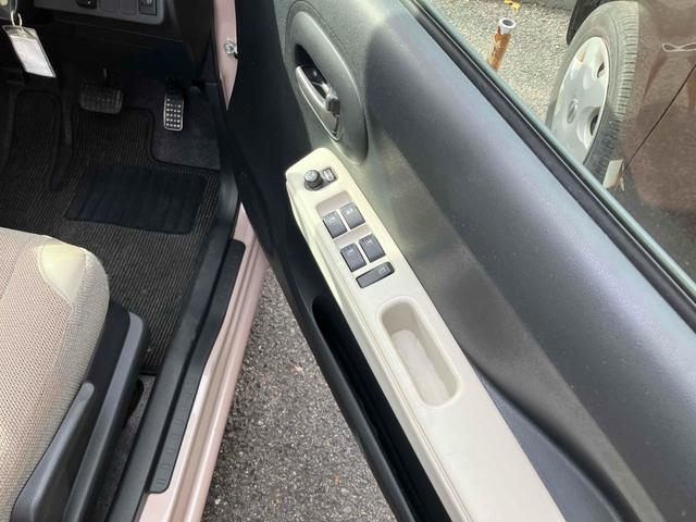 ミラココア ココアＸスペシャル　ＥＴＣ　ナビ　ＴＶ　キーレスエントリー　電動格納ミラー　ベンチシート　ＣＶＴ　盗難防止システム　ＡＢＳ　ＣＤ　ＤＶＤ再生　ＵＳＢ　ミュージックプレイヤー接続可　Ｂｌｕｅｔｏｏｔｈ　衝突安全ボディ（7枚目）