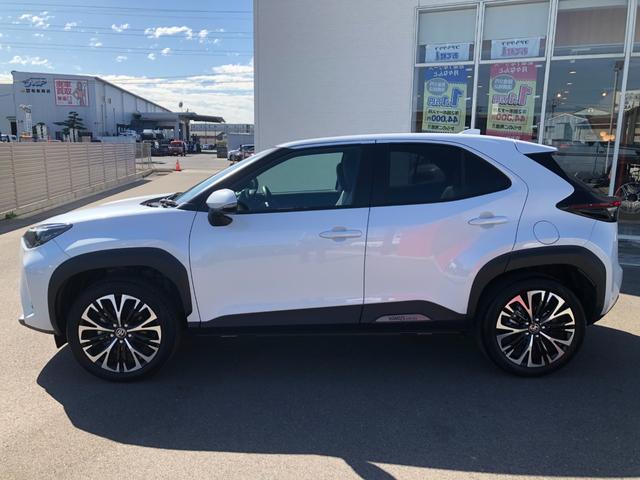 ヤリスクロス ハイブリッドＺ　ワンオーナー　トヨタセーフティセンス　純正ナビ　全方位カメラ　Ｂｌｕｅｔｏｏｔｈ　フルセグ　ＥＴＣ　ハンドルヒータ　シートヒータ　ＨＤＭＩ　ＵＳＢ端子　スマートキー　プッシュスタート　ＬＥＤライト（54枚目）