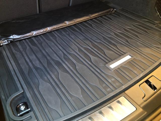 �c�Ǝ��ԂP�O�F�O�O�`�P�W�F�R�O�A��x���͖��T�Ηj���ł��B