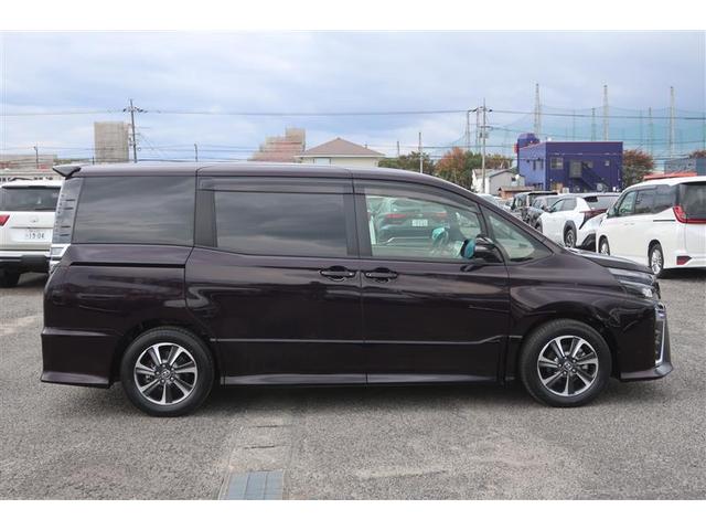 ヴォクシー ＺＳ　サイドリフトアップチ　フルセグ　メモリーナビ　ＤＶＤ再生　後席モニター　バックカメラ　衝突被害軽減システム　両側電動スライド　ＬＥＤヘッドランプ　乗車定員７人　３列シート　ワンオーナー　アイドリングストップ（3枚目）