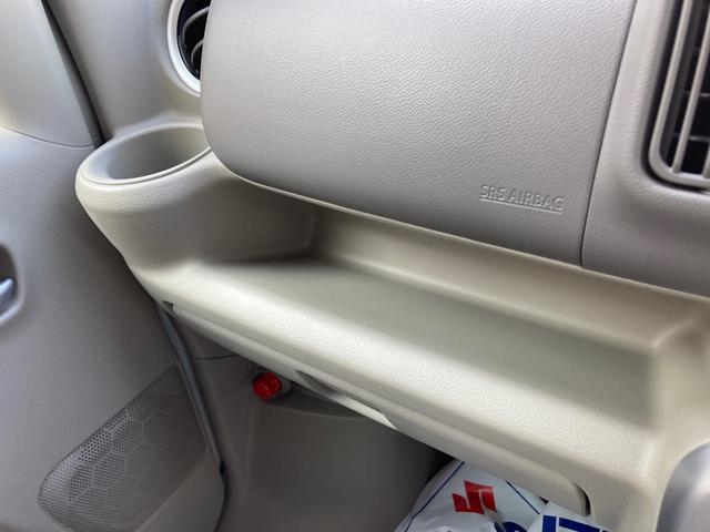助手席側ドリンクホルダー。