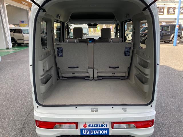 広いスペースを多彩に使いこなせるシートアレンジ。