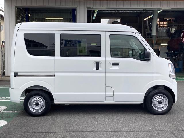 エブリイ ＰＡリミテッド　衝突被害軽減ブレーキ　ＡＭ／ＦＭラジオ　ＵＳＢ充電ソケット　キーレスエントリー　オートライト　車線逸脱警報機能　先行車発進お知らせ機能　リヤパーキングセンサー　登録済み（届け出済み）未使用車　禁煙車（22枚目）