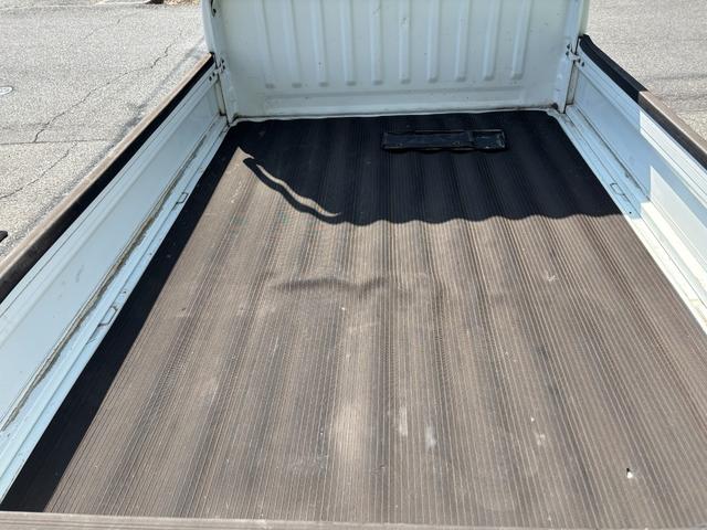 サンバートラック ＴＣ　禁煙車　ＥＴＣ　タイミングベルト交換済　オートマ　パワステ　エアコン付き　ＣＤ（13枚目）