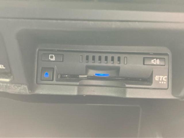 クラウンハイブリッド RS 保証書/純正 8インチ SDナビ/衝突安全装置/シートヒーター 前席/車線逸脱防止支援システム/シート 合皮/ドライブレコーダー 前後/ヘッドランプ LED/Bluetooth接続/ETC 電動シート(18枚目)