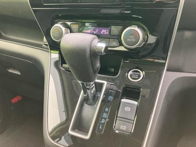 セレナ ハイウェイスターV 新品タイヤ/保証書/純正 10インチ SDナビ/フリップダウンモニター 純正 11インチ/衝突安全装置/両側電動スライドドア/アラウンドビューモニター/車線逸脱防止支援システム/シート 撥水加工(18枚目)