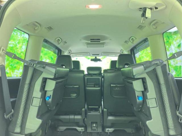 セレナ ハイウェイスターV 新品タイヤ/保証書/純正 10インチ SDナビ/フリップダウンモニター 純正 11インチ/衝突安全装置/両側電動スライドドア/アラウンドビューモニター/車線逸脱防止支援システム/シート 撥水加工(21枚目)