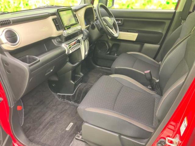 ＷＥＣＡＲＳでは各商談席に大型モニターをご用意しております！見やすい大画面でゆったりと全国の在庫をご覧いただけます！是非ご来店お待ちしております！