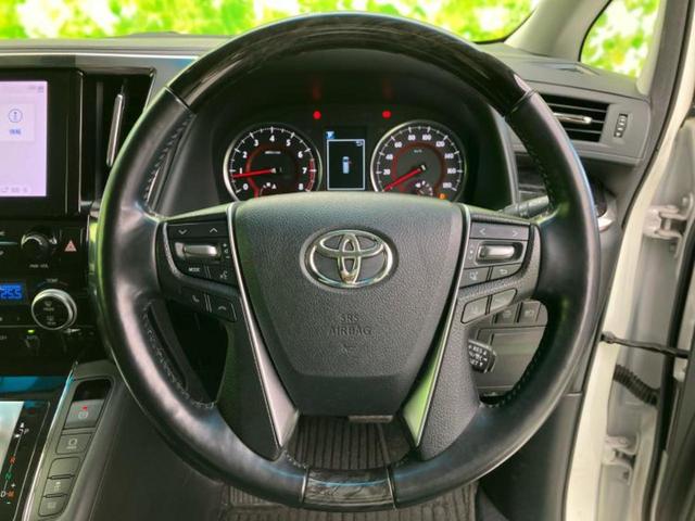 WECARSの展示場では実際に見て、触ってお車をお選びいただけます!知識の豊富な営業スタッフが様々なカーライフをご提案いたします!