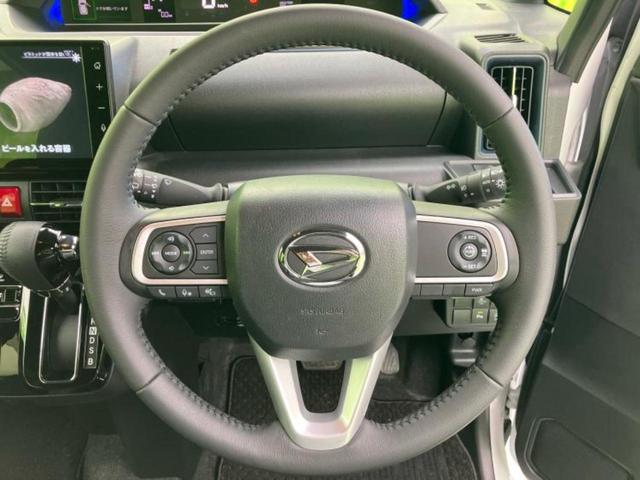 WECARSの展示場では実際に見て、触ってお車をお選びいただけます!知識の豊富な営業スタッフが様々なカーライフをご提案いたします!