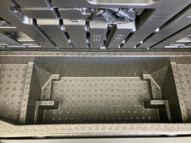 WECARSでは各商談席に大型モニターをご用意しております!見やすい大画面でゆったりと全国の在庫をご覧いただけます!是非ご来店お待ちしております!