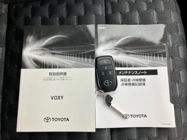 ヴォクシー S-Z 保証書/ディスプレイオーディオ+ナビ10インチ/フリップダウンモニター 純正 12.8インチ/トヨタセーフティセンス/両側電動スライドドア/シートヒーター 前席/車線逸脱防止支援システム バックカメラ(41枚目)