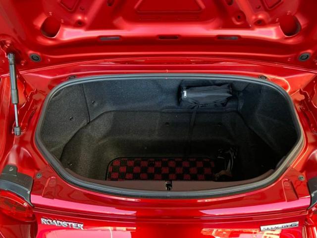 ＷＥＣＡＲＳでは各商談席に大型モニターをご用意しております！見やすい大画面でゆったりと全国の在庫をご覧いただけます！是非ご来店お待ちしております！