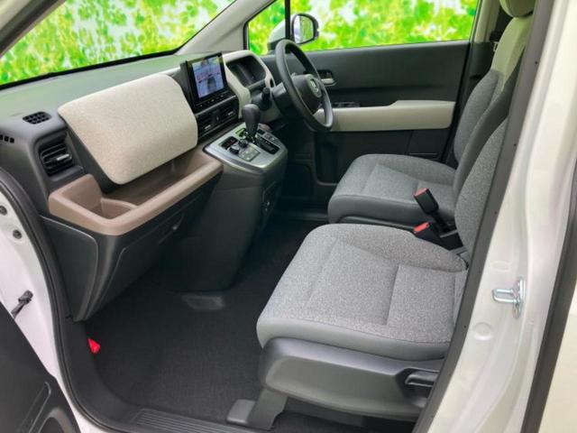 ＷＥＣＡＲＳでは各商談席に大型モニターをご用意しております！見やすい大画面でゆったりと全国の在庫をご覧いただけます！是非ご来店お待ちしております！