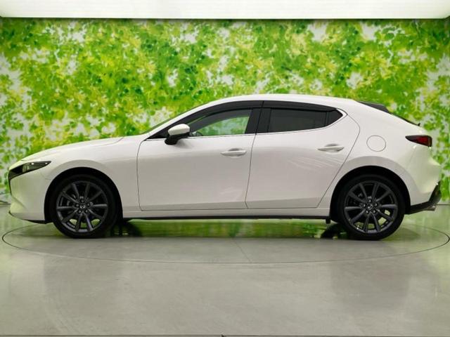 ＭＡＺＤＡ３ファストバック ２０Ｓツーリング　ＢＯＳＥ／保証書／ディスプレイオーディオ１０インチ／アイアクティブセンス（マツダ）／シートヒーター　前席／全方位モニター／車線逸脱防止支援システム／ヘッドランプ　ＬＥＤ／ＵＳＢジャック　全周囲カメラ（2枚目）