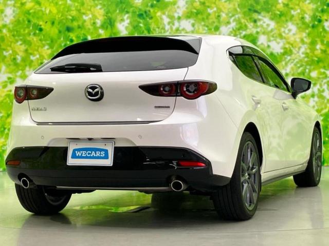 ＭＡＺＤＡ３ファストバック ２０Ｓツーリング　ＢＯＳＥ／保証書／ディスプレイオーディオ１０インチ／アイアクティブセンス（マツダ）／シートヒーター　前席／全方位モニター／車線逸脱防止支援システム／ヘッドランプ　ＬＥＤ／ＵＳＢジャック　全周囲カメラ（3枚目）