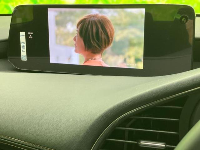 ＭＡＺＤＡ３ファストバック ２０Ｓツーリング　ＢＯＳＥ／保証書／ディスプレイオーディオ１０インチ／アイアクティブセンス（マツダ）／シートヒーター　前席／全方位モニター／車線逸脱防止支援システム／ヘッドランプ　ＬＥＤ／ＵＳＢジャック　全周囲カメラ（13枚目）