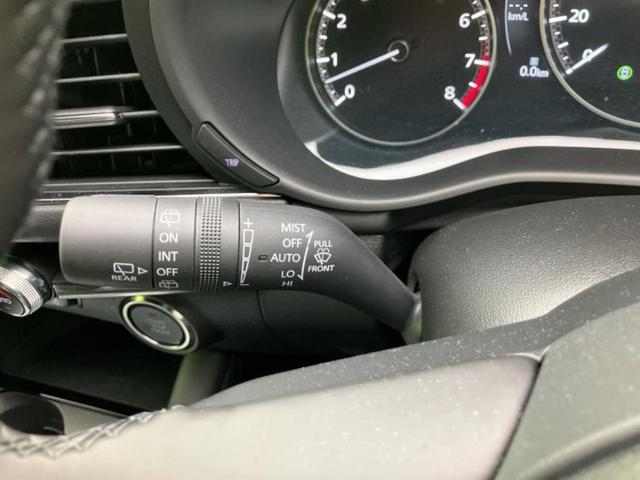 ＭＡＺＤＡ３ファストバック ２０Ｓツーリング　ＢＯＳＥ／保証書／ディスプレイオーディオ１０インチ／アイアクティブセンス（マツダ）／シートヒーター　前席／全方位モニター／車線逸脱防止支援システム／ヘッドランプ　ＬＥＤ／ＵＳＢジャック　全周囲カメラ（17枚目）