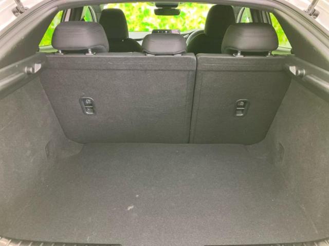 ＭＡＺＤＡ３ファストバック ２０Ｓツーリング　ＢＯＳＥ／保証書／ディスプレイオーディオ１０インチ／アイアクティブセンス（マツダ）／シートヒーター　前席／全方位モニター／車線逸脱防止支援システム／ヘッドランプ　ＬＥＤ／ＵＳＢジャック　全周囲カメラ（19枚目）