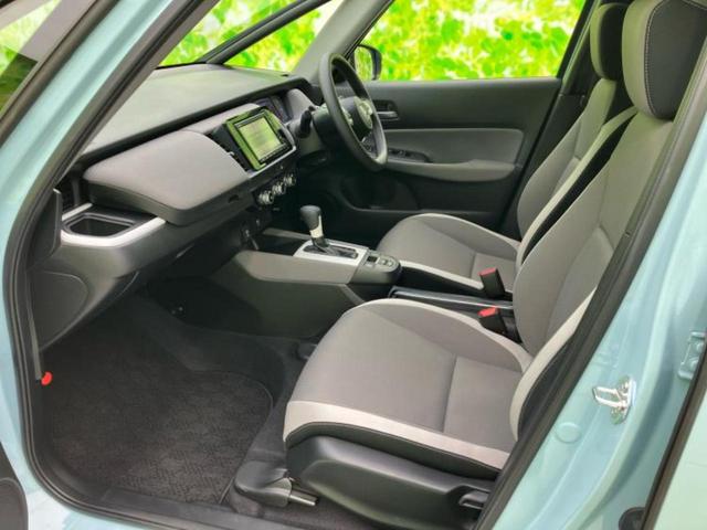 フィット クロスター　新品タイヤ／保証書／純正　ＳＤナビ／ホンダセンシング／車線逸脱防止支援システム／ドライブレコーダー　純正／ヘッドランプ　ＬＥＤ／ＵＳＢジャック／Ｂｌｕｅｔｏｏｔｈ接続／ＥＴＣ／ＥＢＤ付ＡＢＳ　禁煙車（7枚目）