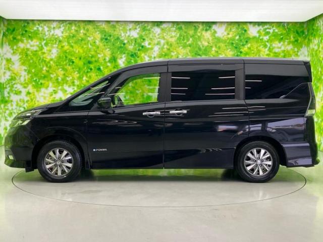 セレナ ｅパワーハイウェイスターＶ　保証書／社外　１１インチ　ＳＤナビ／フリップダウンモニター　社外　１２．８インチ／インテリジェントルームミラー／エマージェンシーブレーキ／両側電動スライドドア／車線逸脱防止支援システム　後席モニター（2枚目）