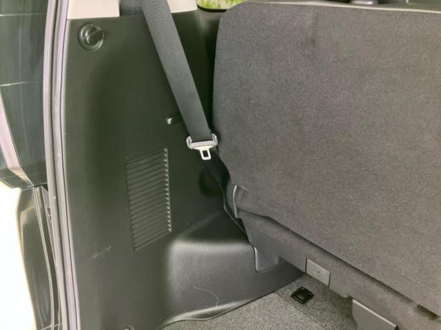 セレナ ｅパワーハイウェイスターＶ　保証書／社外　１１インチ　ＳＤナビ／フリップダウンモニター　社外　１２．８インチ／インテリジェントルームミラー／エマージェンシーブレーキ／両側電動スライドドア／車線逸脱防止支援システム　後席モニター（28枚目）