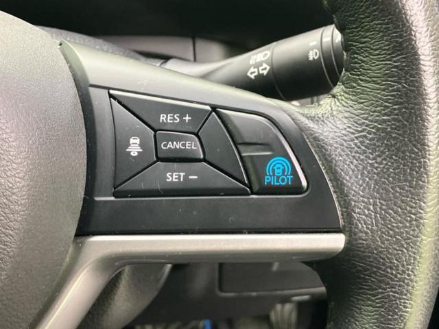 セレナ ｅパワーハイウェイスターＶ　保証書／社外　１１インチ　ＳＤナビ／フリップダウンモニター　社外　１２．８インチ／インテリジェントルームミラー／エマージェンシーブレーキ／両側電動スライドドア／車線逸脱防止支援システム　後席モニター（35枚目）