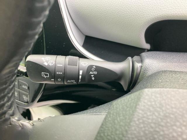 プリウス Ａツーリングセレクション　新品タイヤ／純正エアロ／保証書／純正　９インチ　ＳＤナビ／トヨタセーフティセンス／シートヒーター　前席／車線逸脱防止支援システム／シート　合皮／パーキングアシスト　自動操舵　リフトアップ　フルエアロ（17枚目）