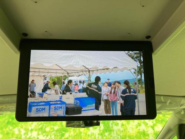 セレナ ｅパワーハイウェイスターＶ　保証書／純正　９インチ　メモリーナビ／フリップダウンモニター　純正　１１インチ／インテリジェントルームミラー／エマージェンシーブレーキ／ハンズフリー両側電動スライドドア／アラウンドビューモニター（12枚目）