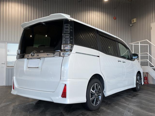 ZS 煌III 全車1年無料保証付・禁煙車・ワンオーナー・9インチメモリーナビ・フルセグ・BT・バックモニター・ETC・レーンアシスト・クルーズコントロール・両側パワースライドドア・ブラックハーフレザー・純正16AW(4枚目)
