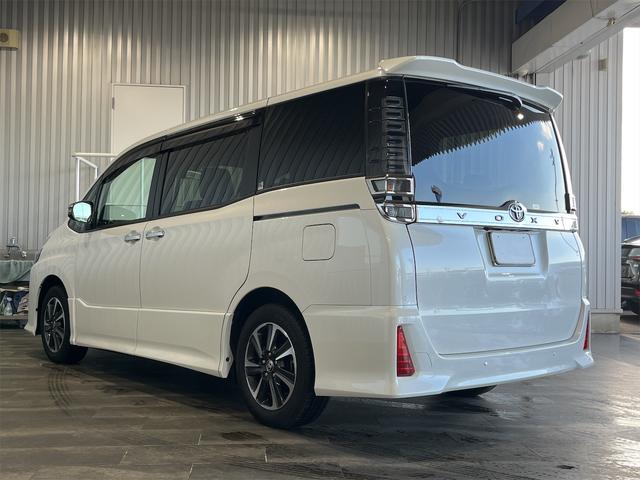 ZS 煌III 全車1年無料保証付・禁煙車・ワンオーナー・9インチメモリーナビ・フルセグ・BT・バックモニター・ETC・レーンアシスト・クルーズコントロール・両側パワースライドドア・ブラックハーフレザー・純正16AW(5枚目)