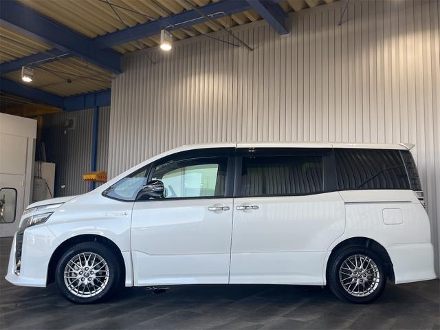 ヴォクシー ハイブリッドＺＳ　煌　１年保証付・禁煙車・純正ナビ・ＴＶ・ＣＤ・ＤＶＤ・Ｂｌｕｅｔｏｏｔｈ・バックモニター・トヨタセーフティ・クルーズコントロール・両側パワースライド・シートヒーター・ＬＥＤオートライト・ドラレコ・ＥＴＣ（27枚目）